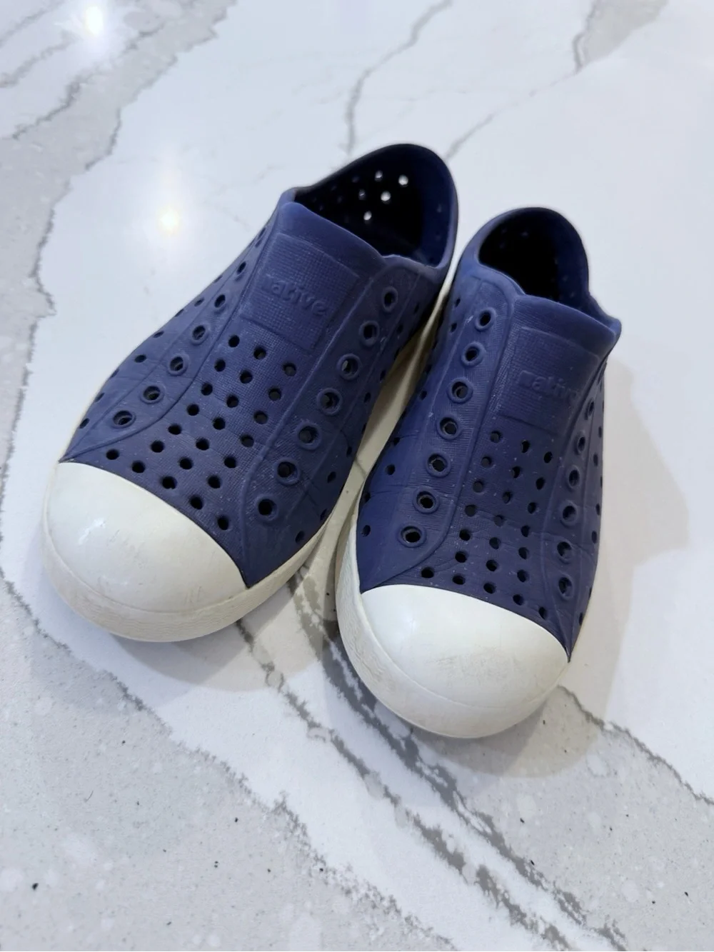 Native Kids Jefferson Slip-On Water Shoes in Navy and White 12c